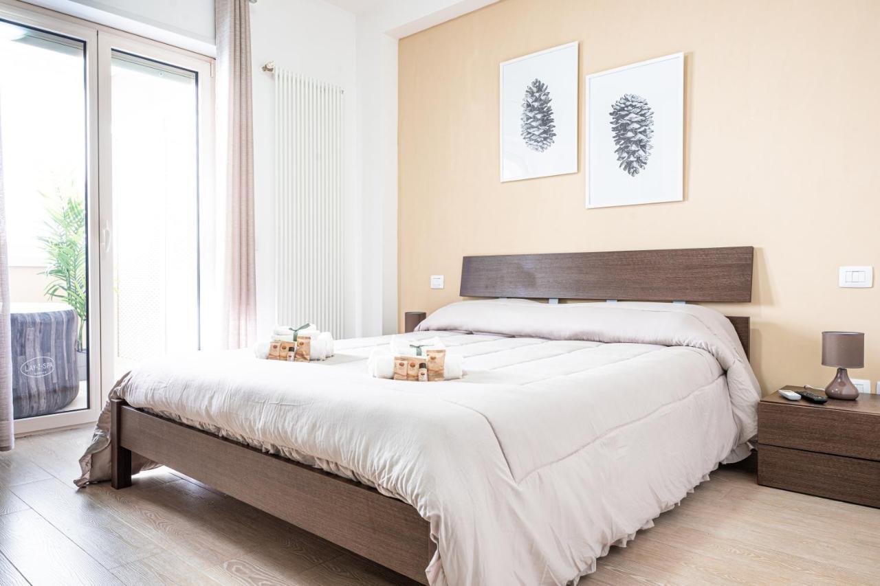 Apulialux - Elegant Apartment Con Netflix Bari Bagian luar foto